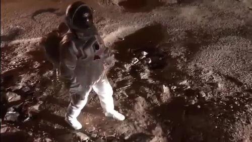 月球宇航员爆料了吗视频,揭秘神秘月球爆料视频背后的真相  第3张